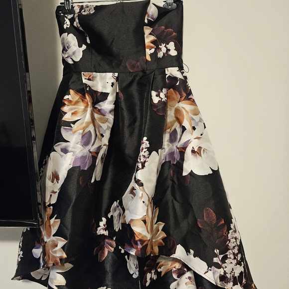 Floral Print Strapless Dress black/Toffee - Picture 4 of 7